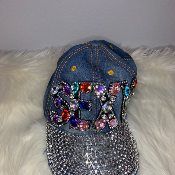 HAT 🧢 - Picture 2 of 6